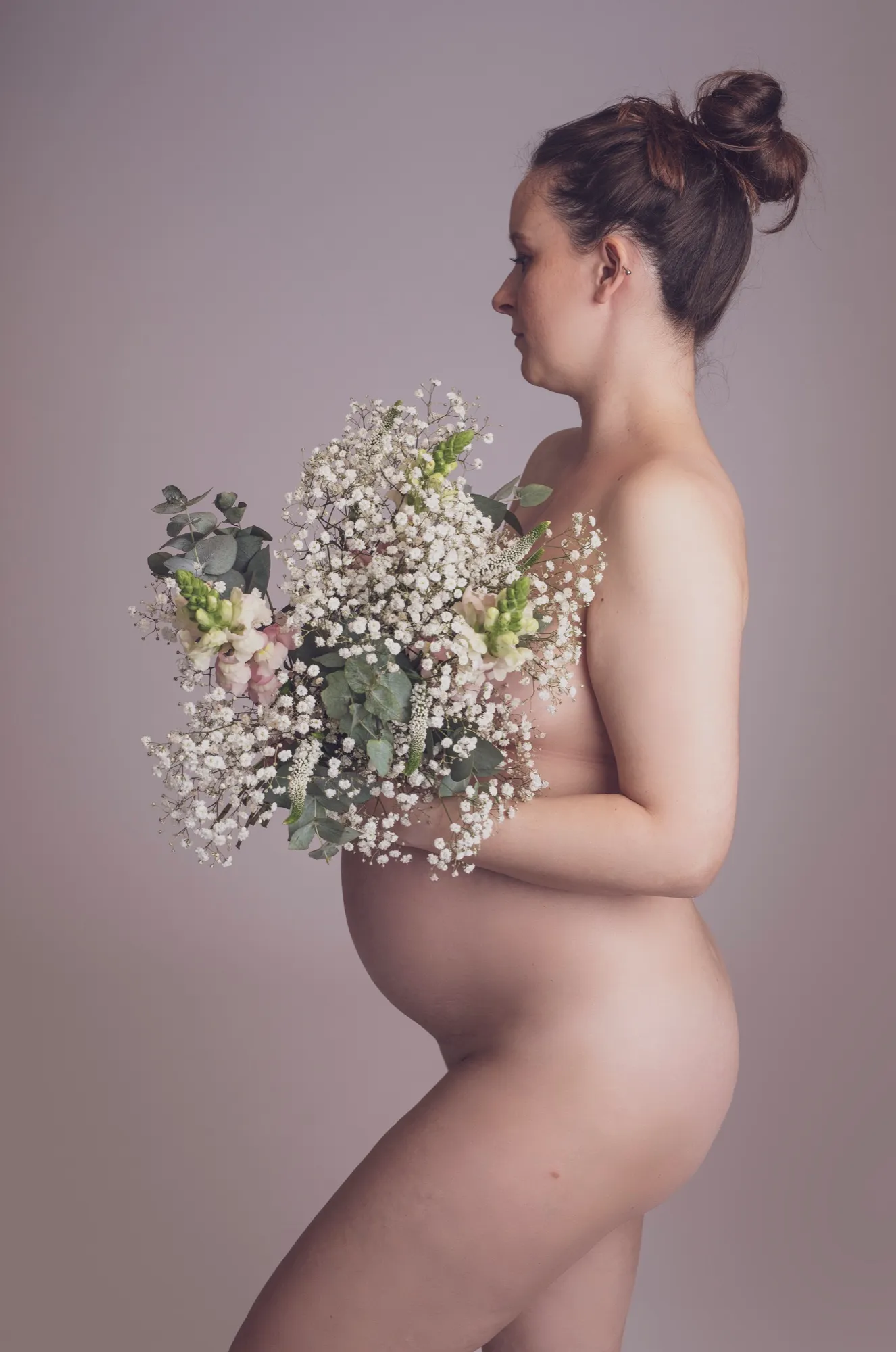 Photograph of a maternity session by Virginie Deronchêne, portrait photographer in Walloon Brabant