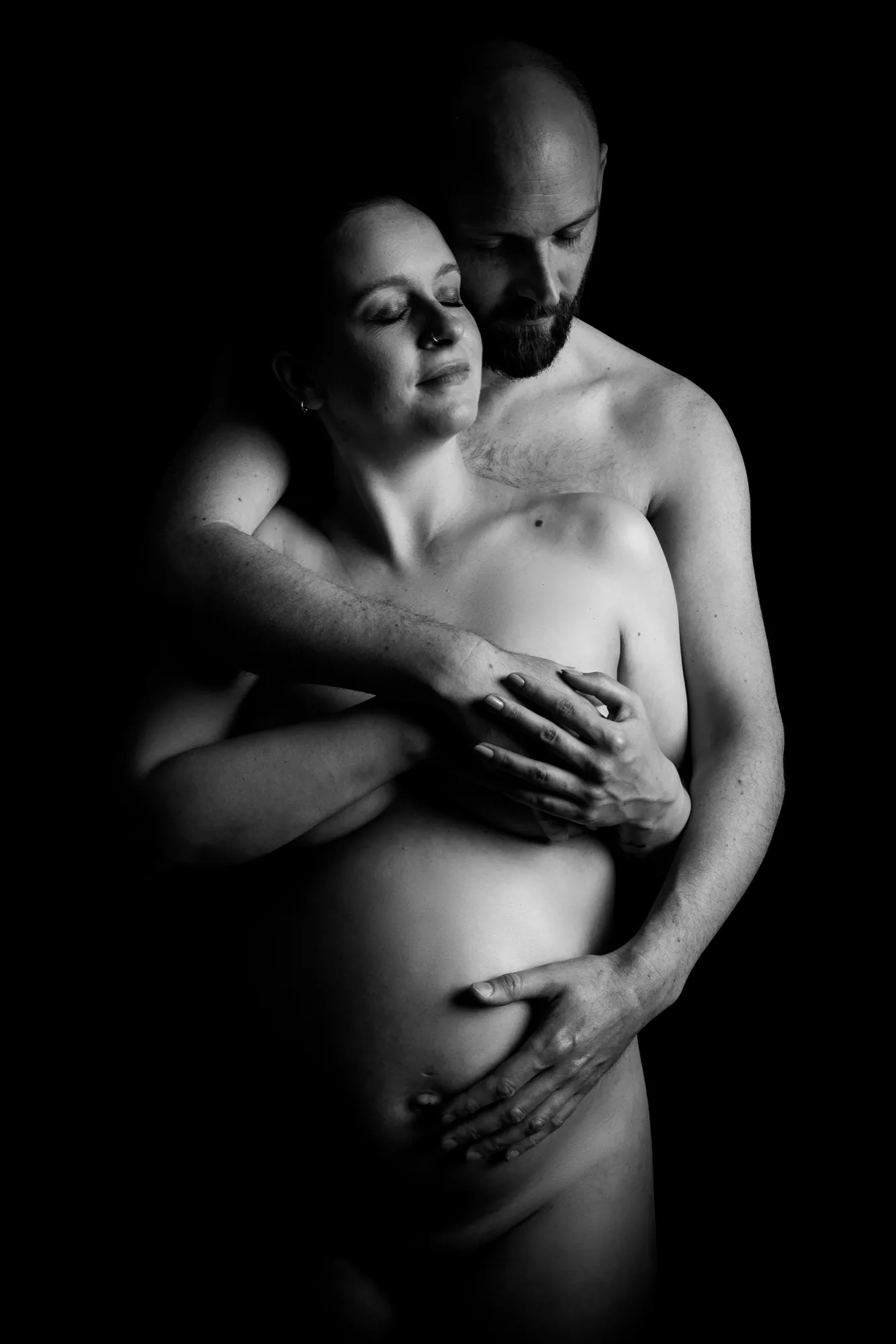 Photograph of a maternity session by Virginie Deronchêne, portrait photographer in Walloon Brabant