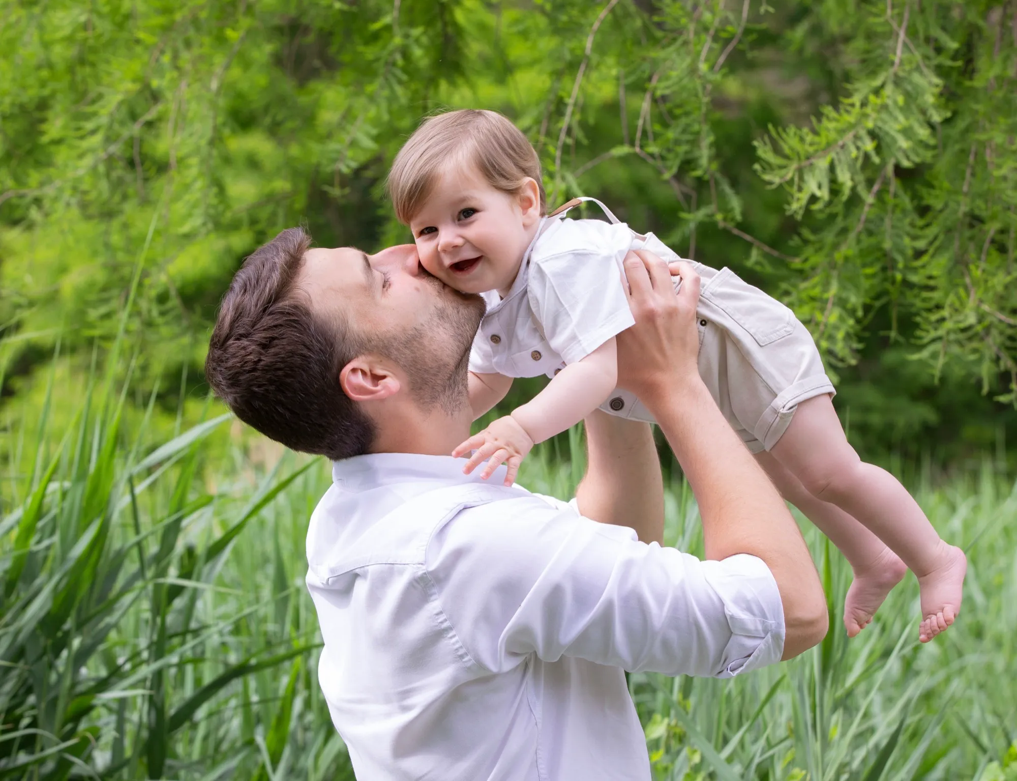 Photograph of a family session by Virginie Deronchêne, portrait photographer in Walloon Brabant