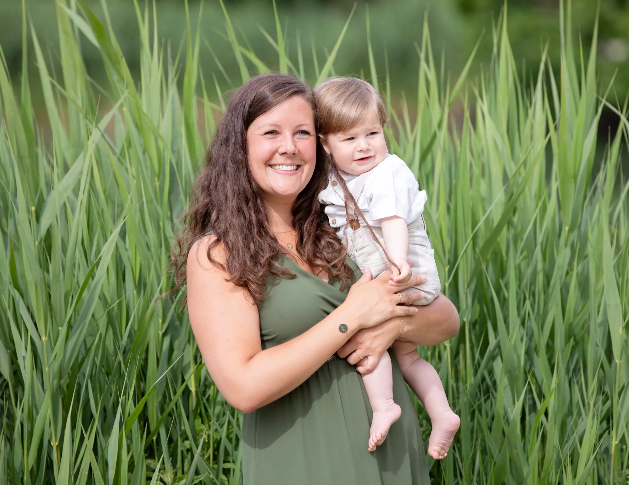 Photograph of a baby session by Virginie Deronchêne, portrait photographer in Walloon Brabant