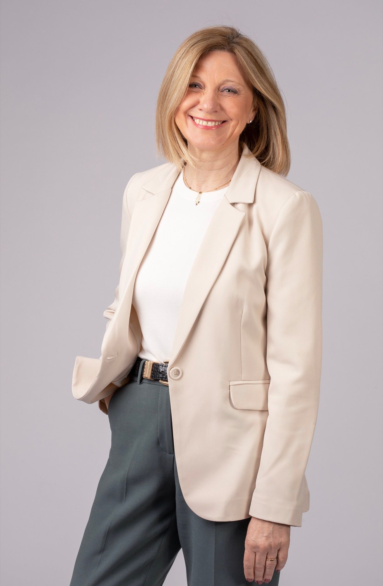 Portrait corporate d'un dirigeant en studio dans les environs de Waterloo, image professionnelle pour LinkedIn (7)