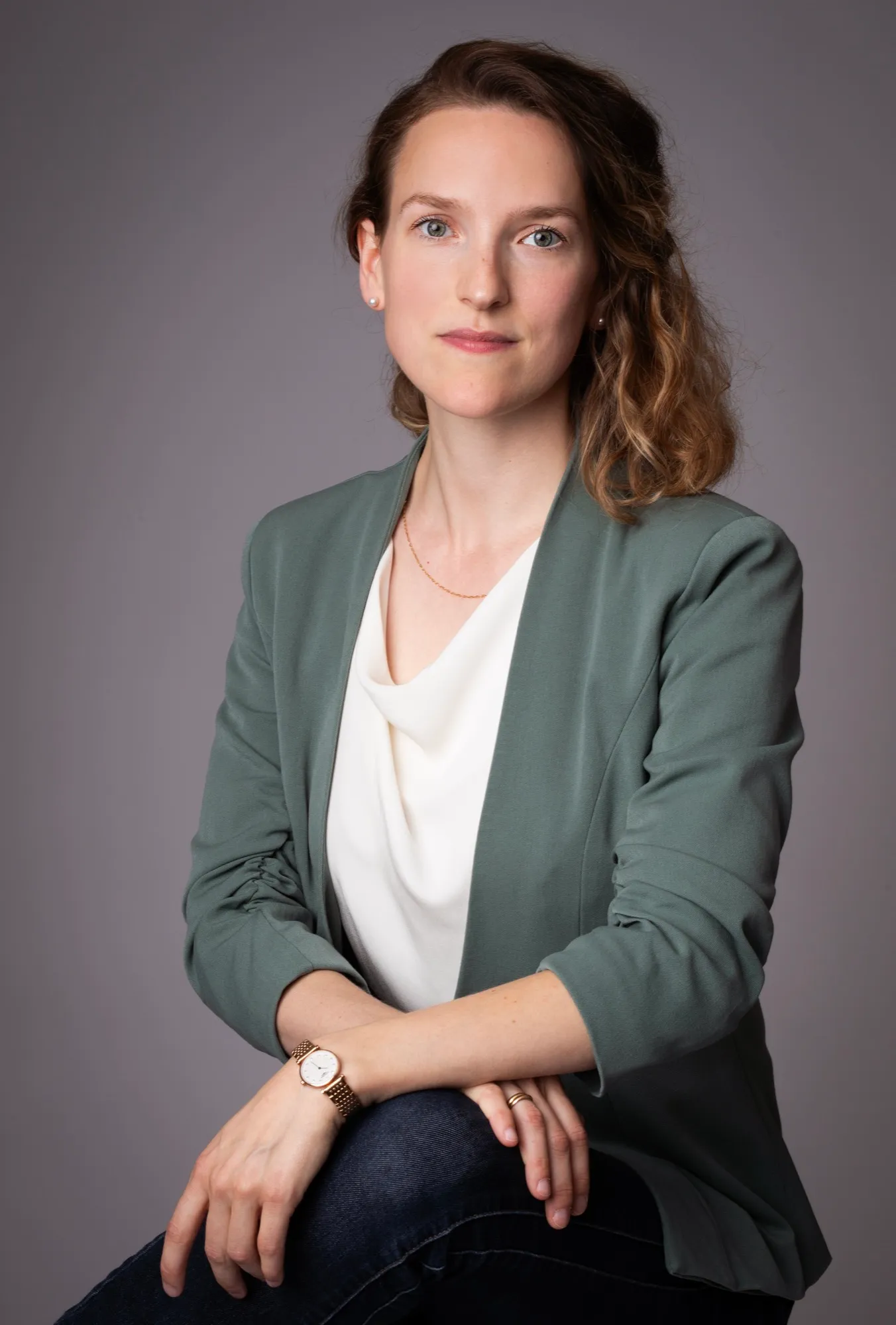 Photograph of a corporate portrait by Virginie Deronchêne, portrait photographer in Walloon Brabant