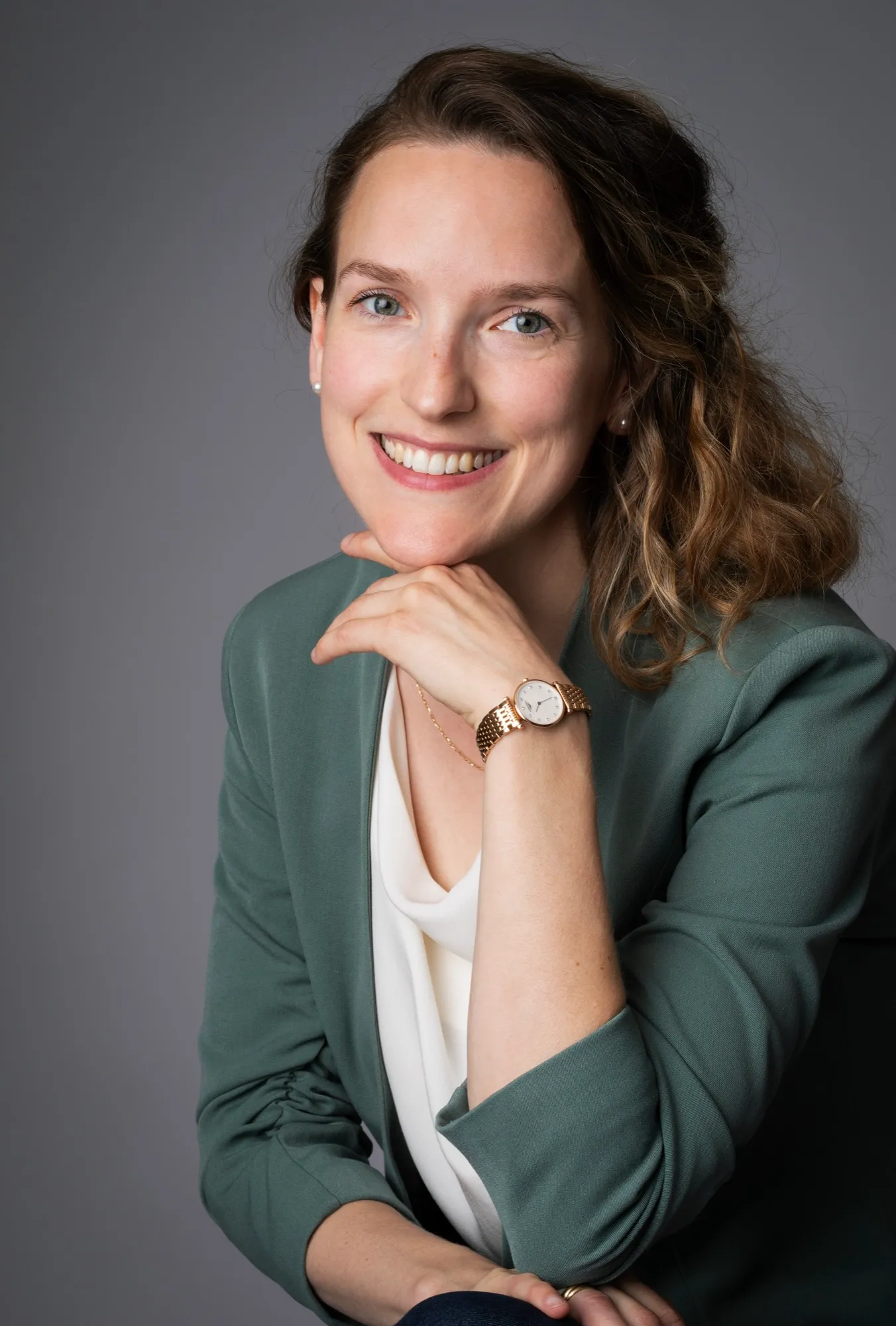 Photograph of a corporate portrait by Virginie Deronchêne, portrait photographer in Walloon Brabant