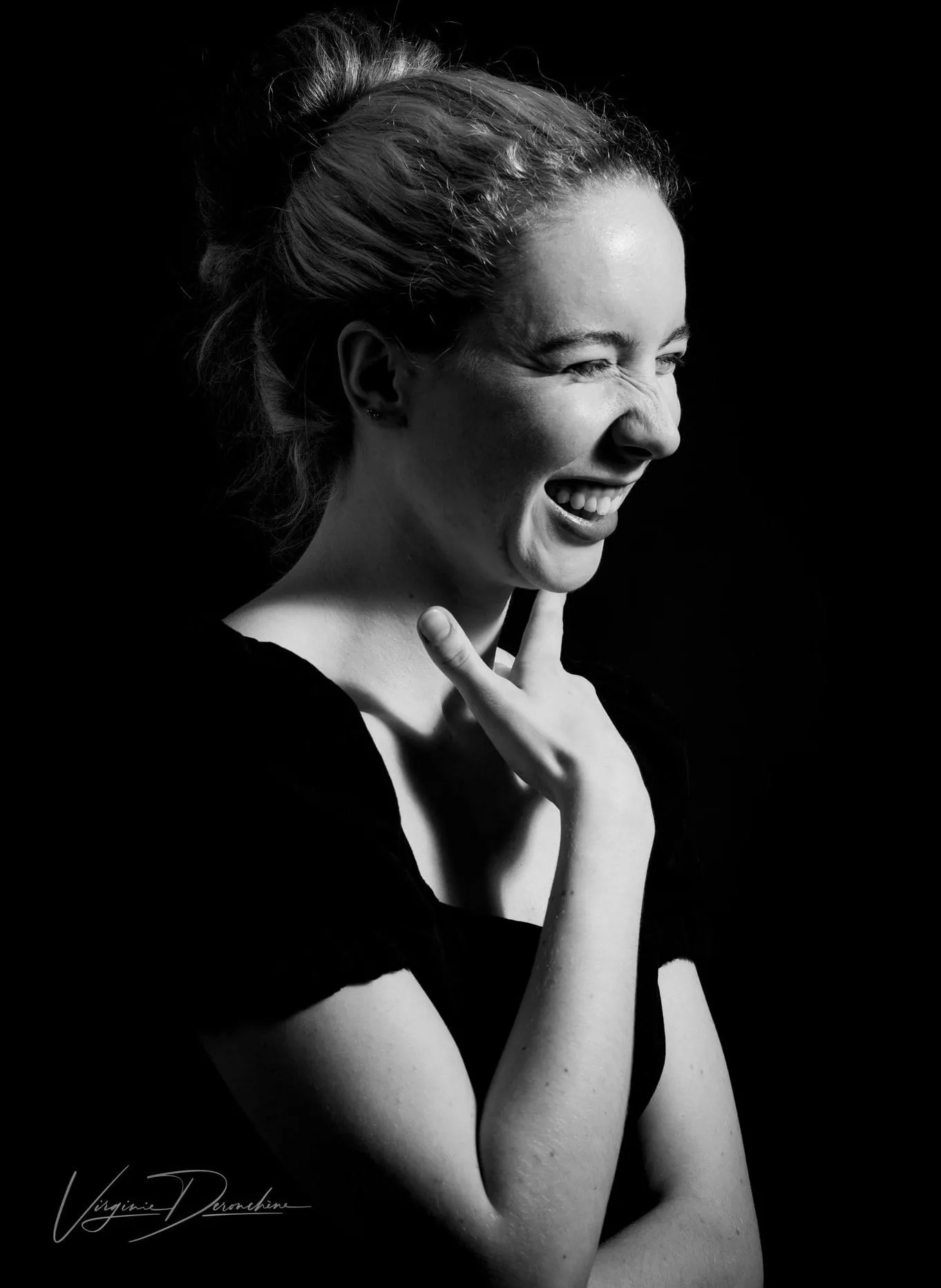 Photograph of a self-esteem session by Virginie Deronchêne, portrait photographer in Walloon Brabant