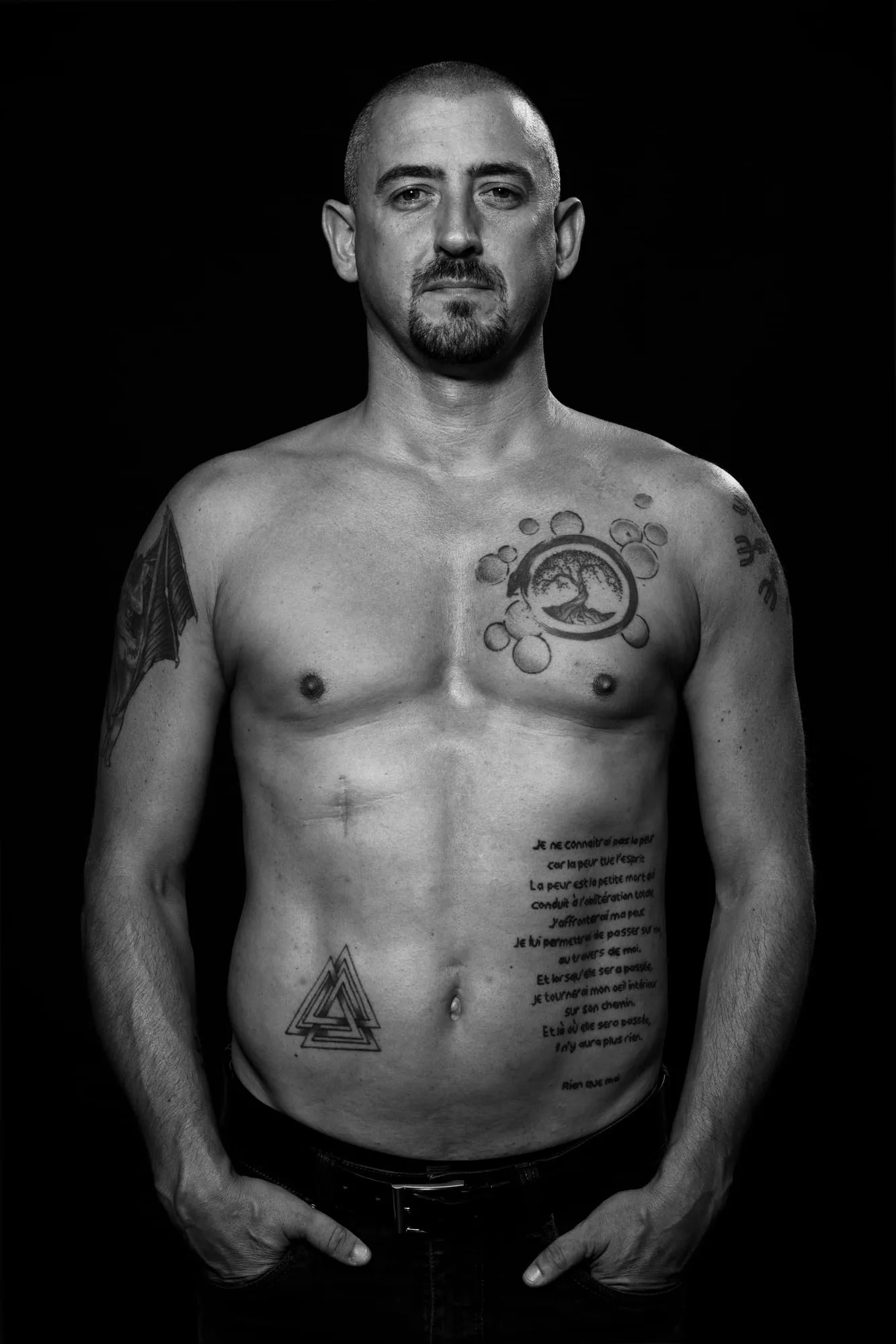 Photograph of a self-esteem session by Virginie Deronchêne, portrait photographer in Walloon Brabant
