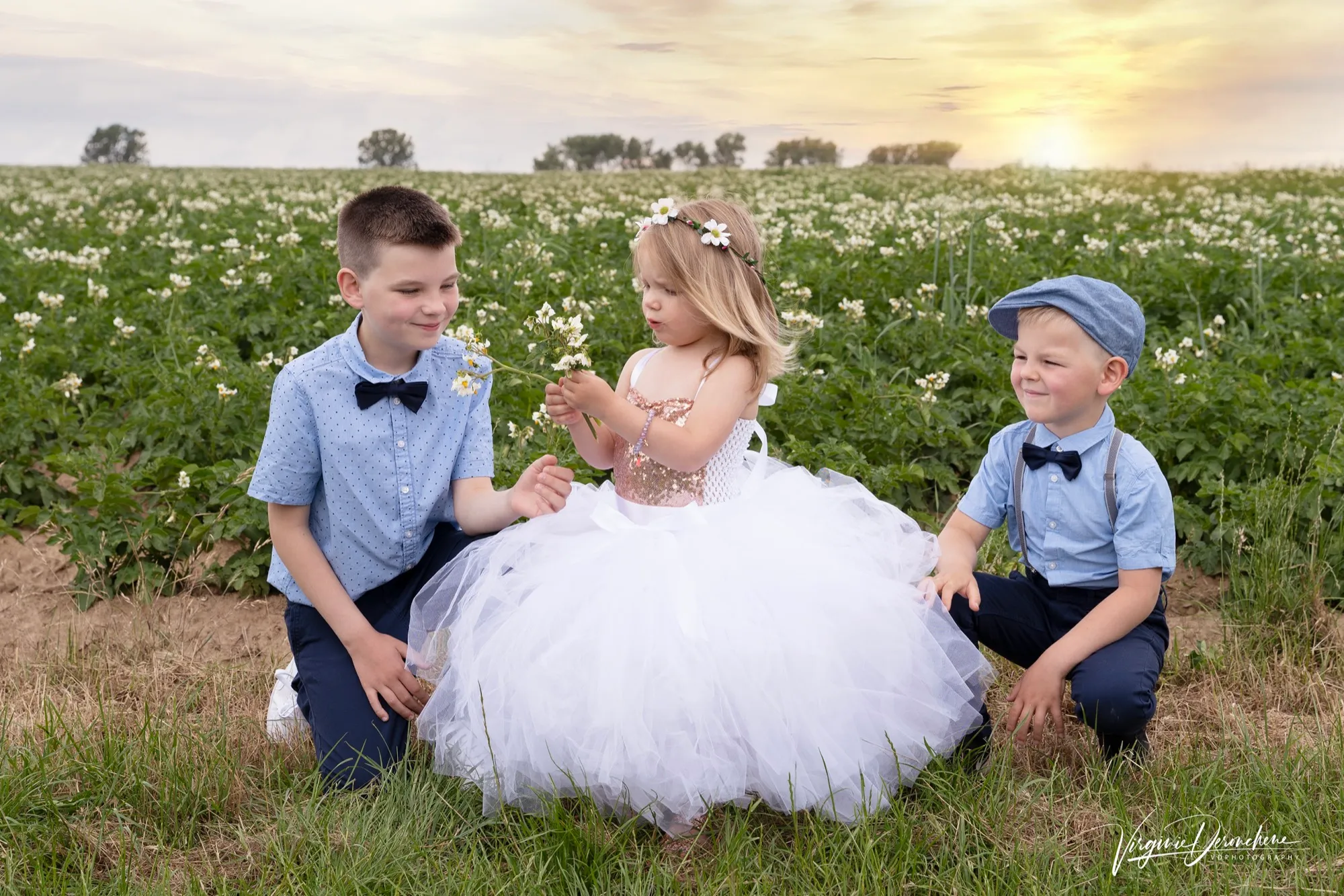 Photograph of a family session by Virginie Deronchêne, portrait photographer in Walloon Brabant