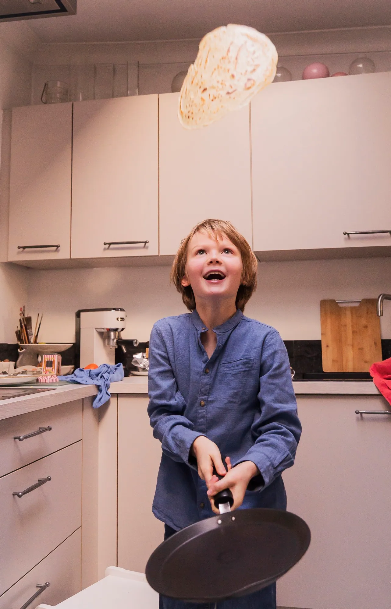 Photograph of a family session by Virginie Deronchêne, portrait photographer in Walloon Brabant