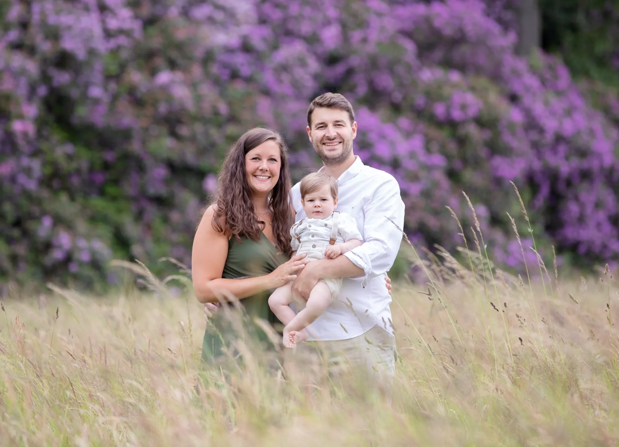 Photograph of a family session by Virginie Deronchêne, portrait photographer in Walloon Brabant