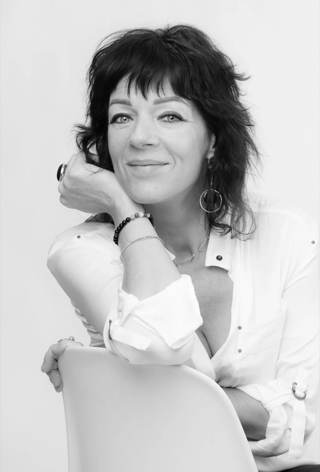 Photograph of a studio portrait by Virginie Deronchêne, portrait photographer in Walloon Brabant
