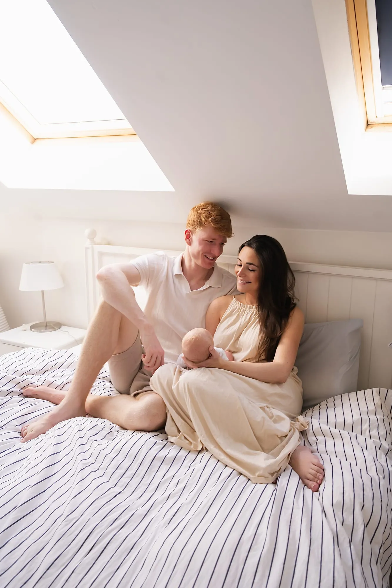 Photograph of a newborn session by Virginie Deronchêne, portrait photographer in Walloon Brabant