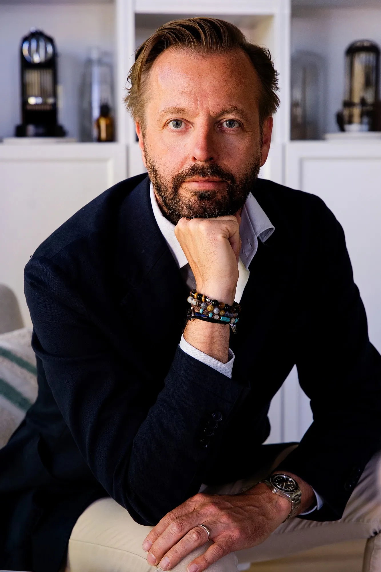 Photograph of a corporate portrait by Virginie Deronchêne, portrait photographer in Walloon Brabant
