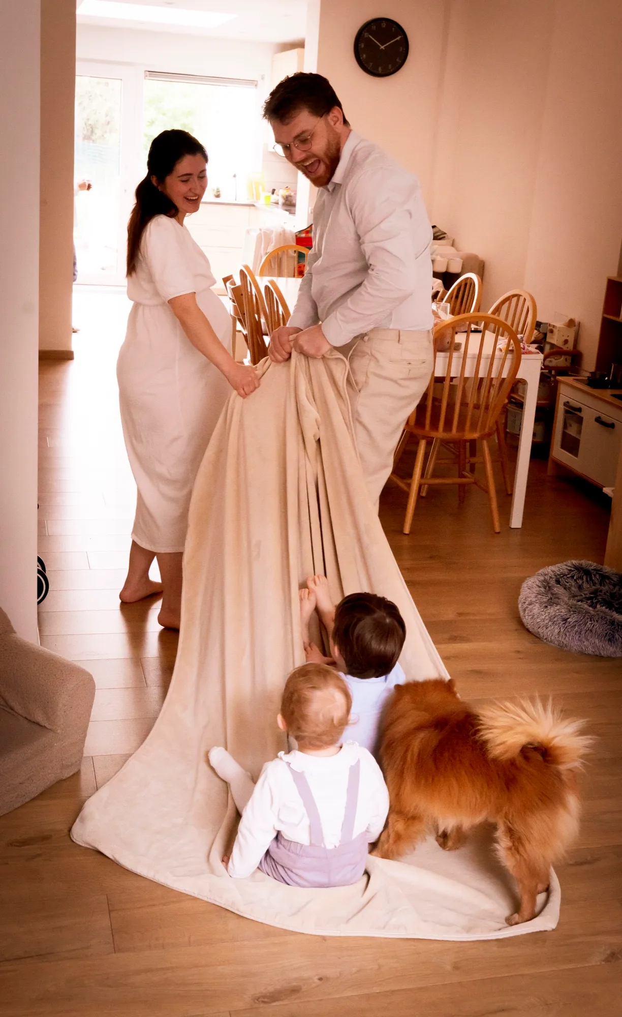 Photograph of a maternity session by Virginie Deronchêne, portrait photographer in Walloon Brabant