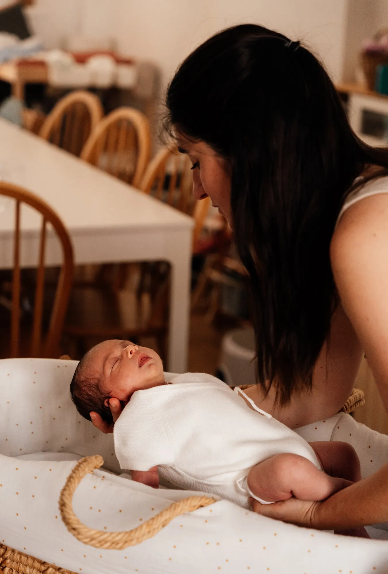 Photograph of a newborn session by Virginie Deronchêne, portrait photographer in Walloon Brabant